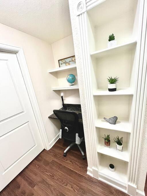 Luxury 1Bedroom/Pool View/ Galleria W/Study Desk Houston Exterior foto